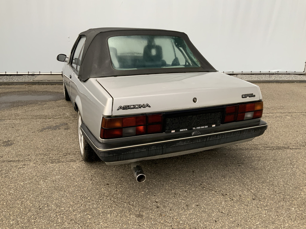 31567816-2.jpg