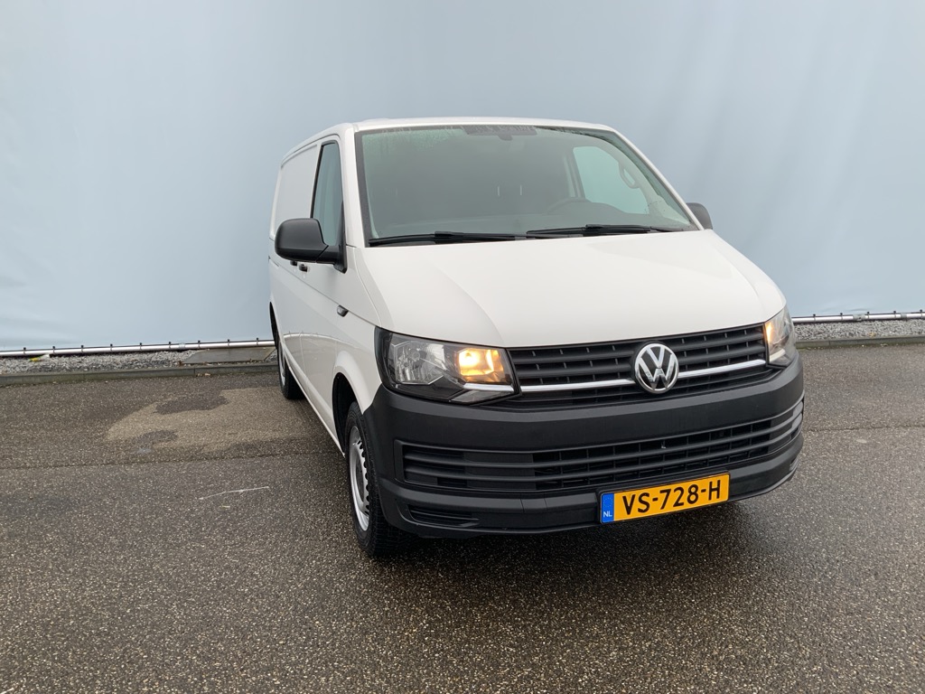 37007596-2.jpg