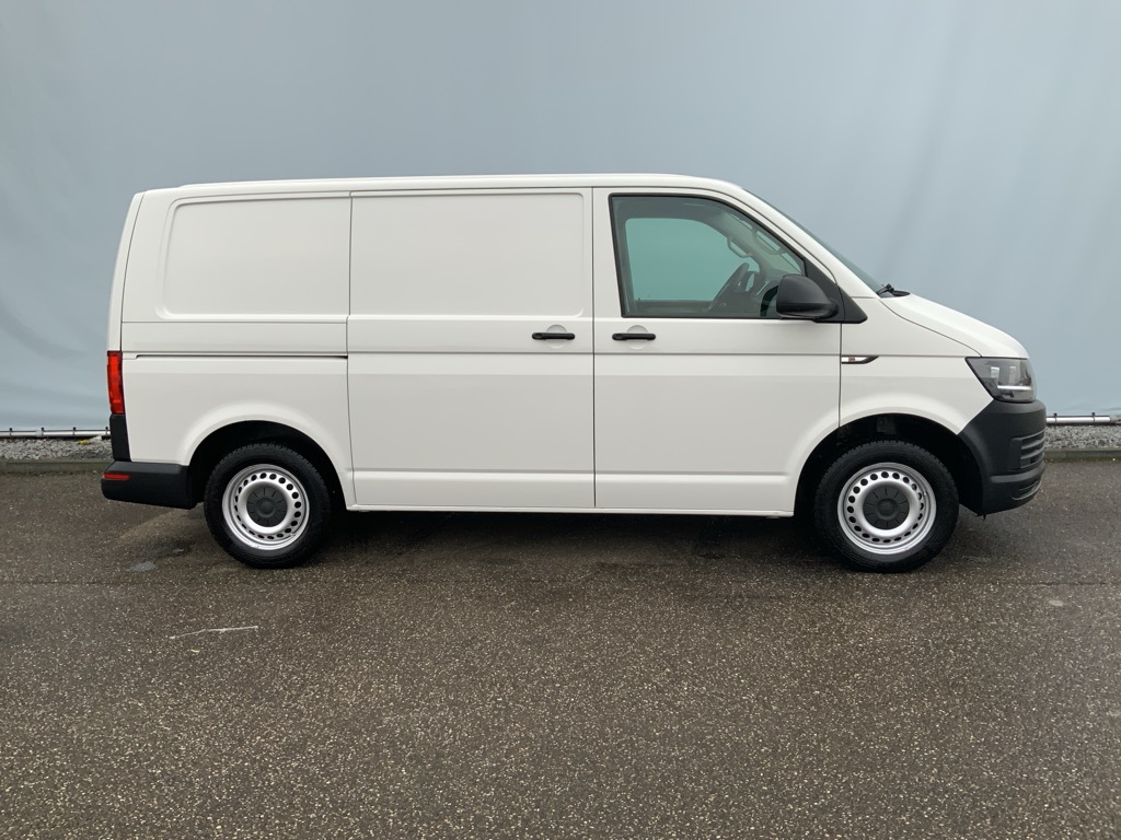 37007596-3.jpg