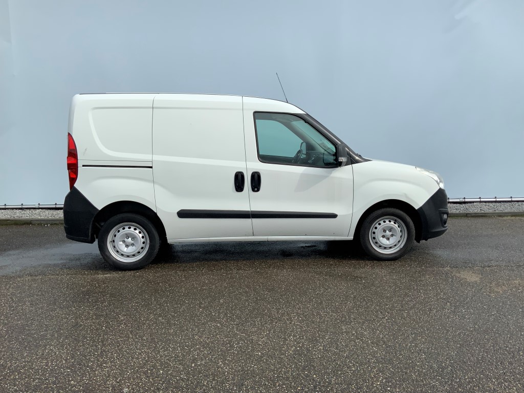 38006225-2.jpg