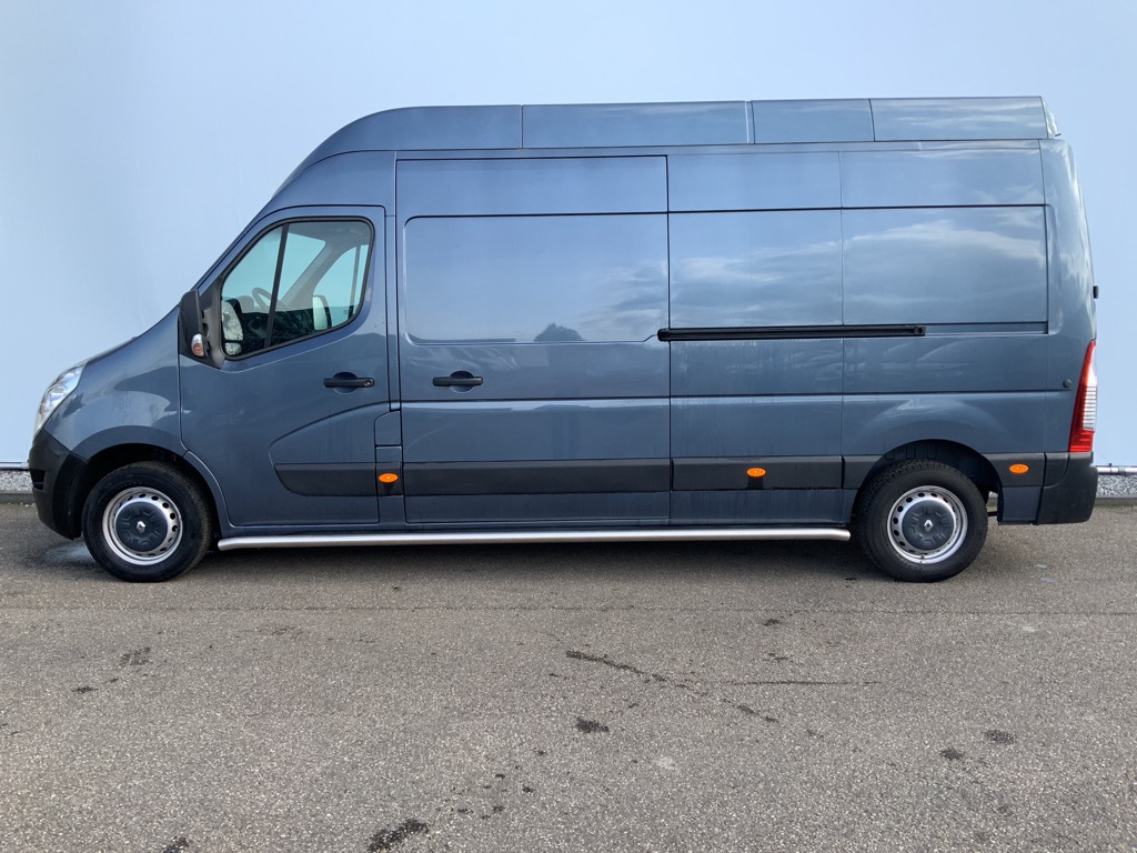 38076521-6.jpg
