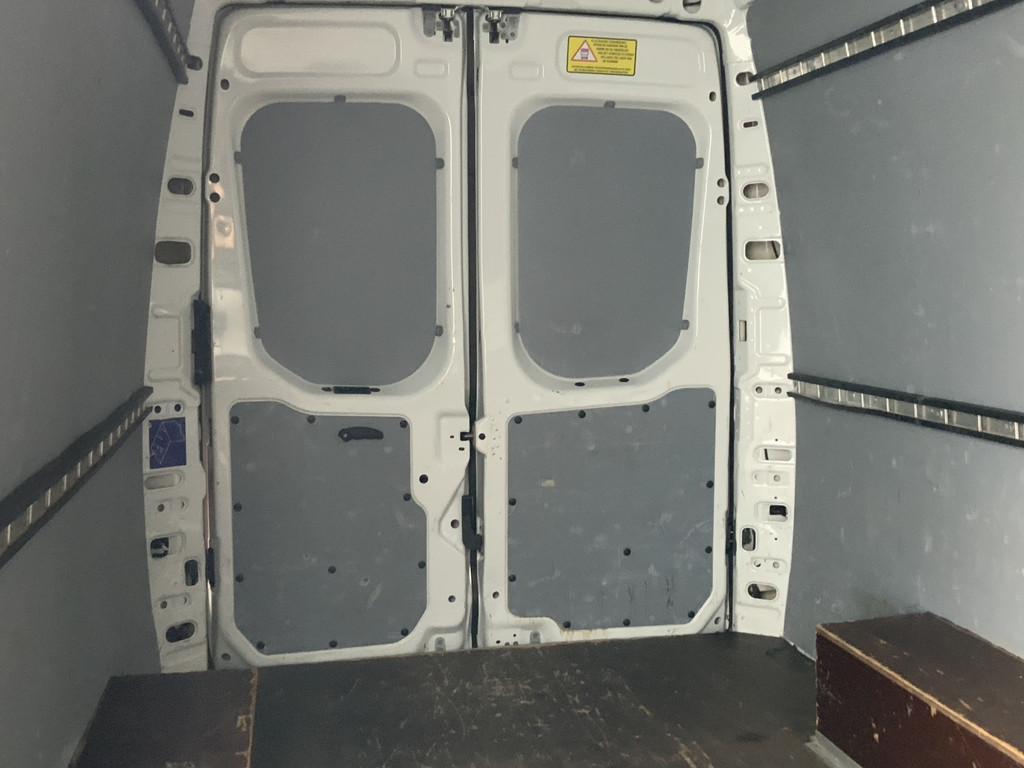 40742110-18.jpg