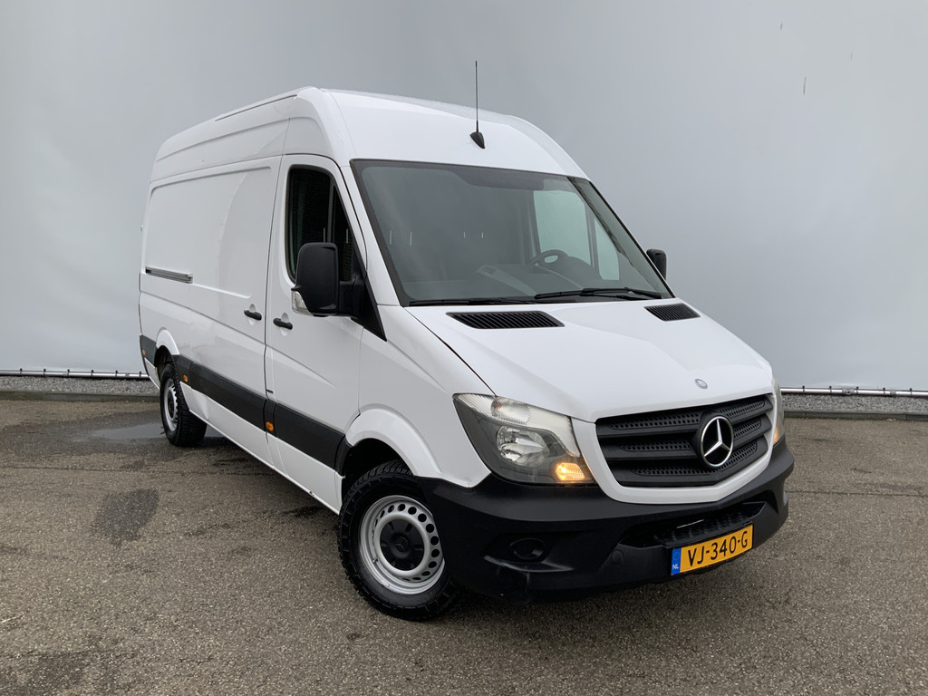 41802133-14.jpg