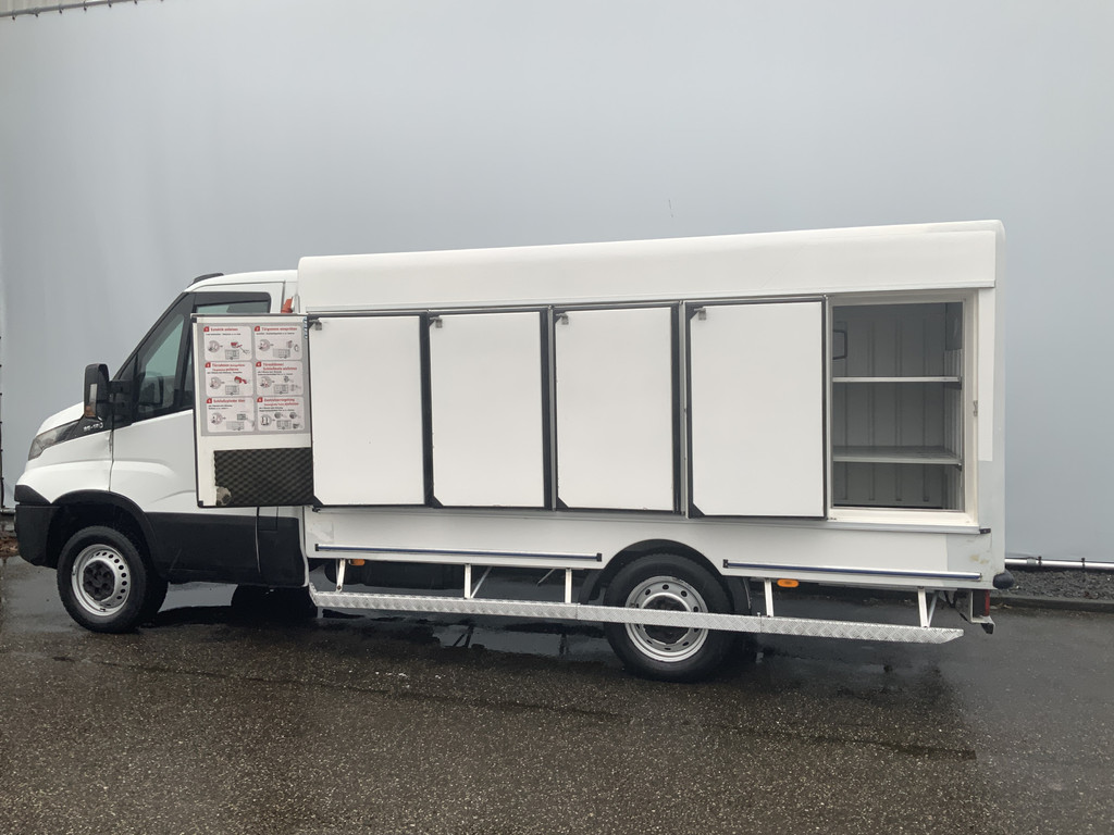42861144-9.jpg