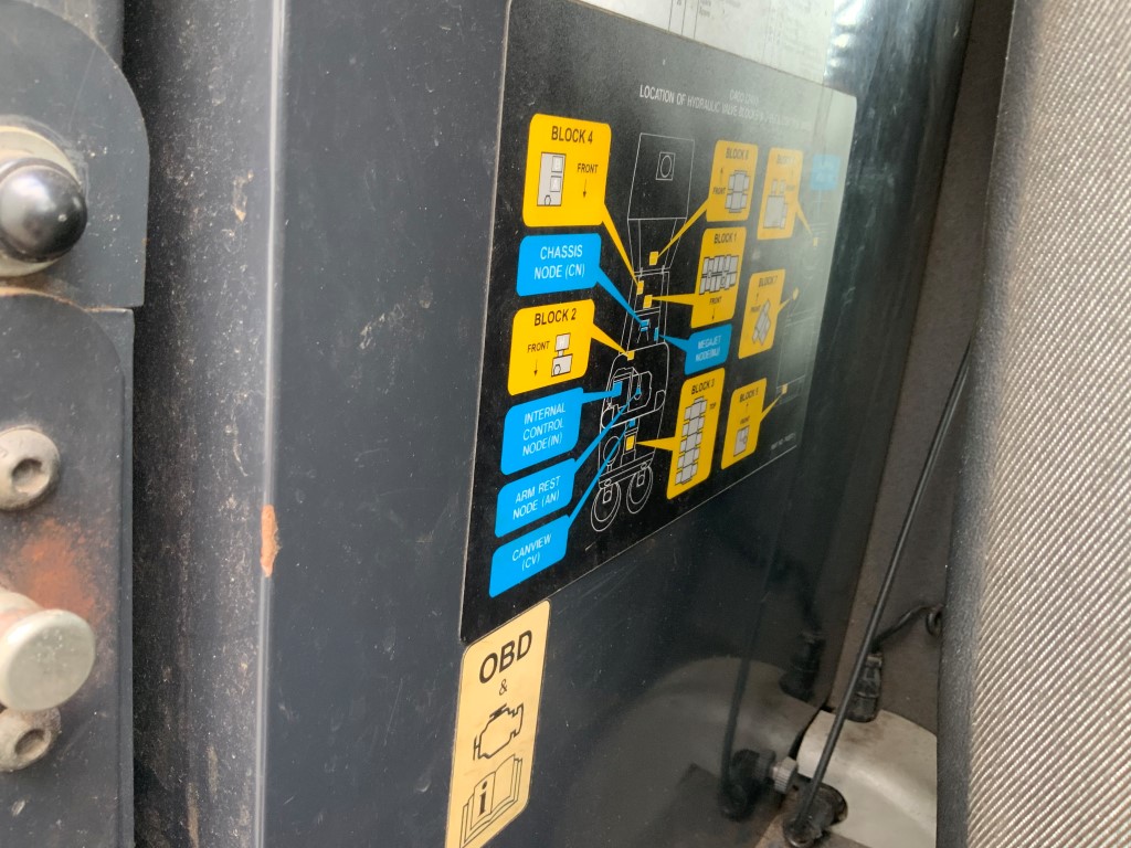 43379589-11.jpg