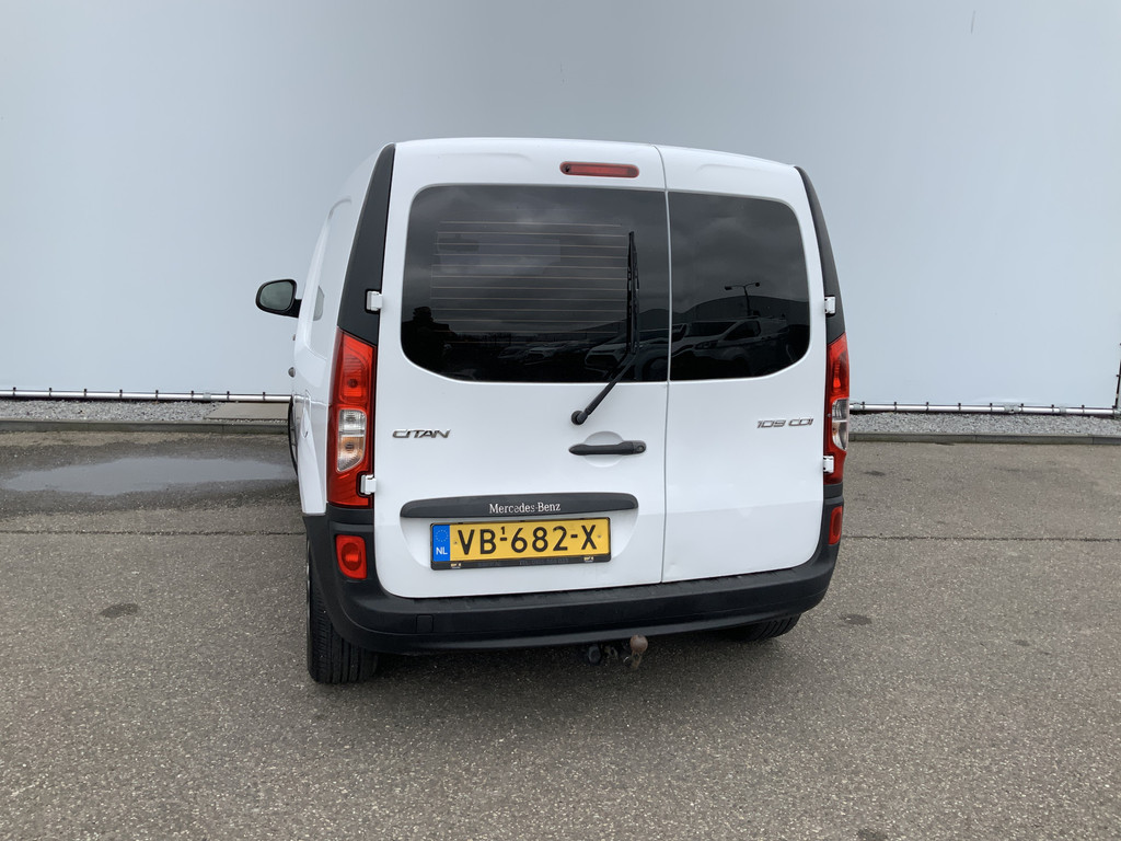 43994176-1.jpg