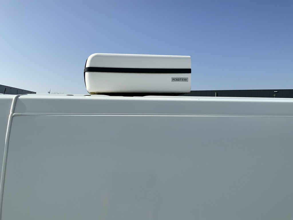 43994302-20.jpg