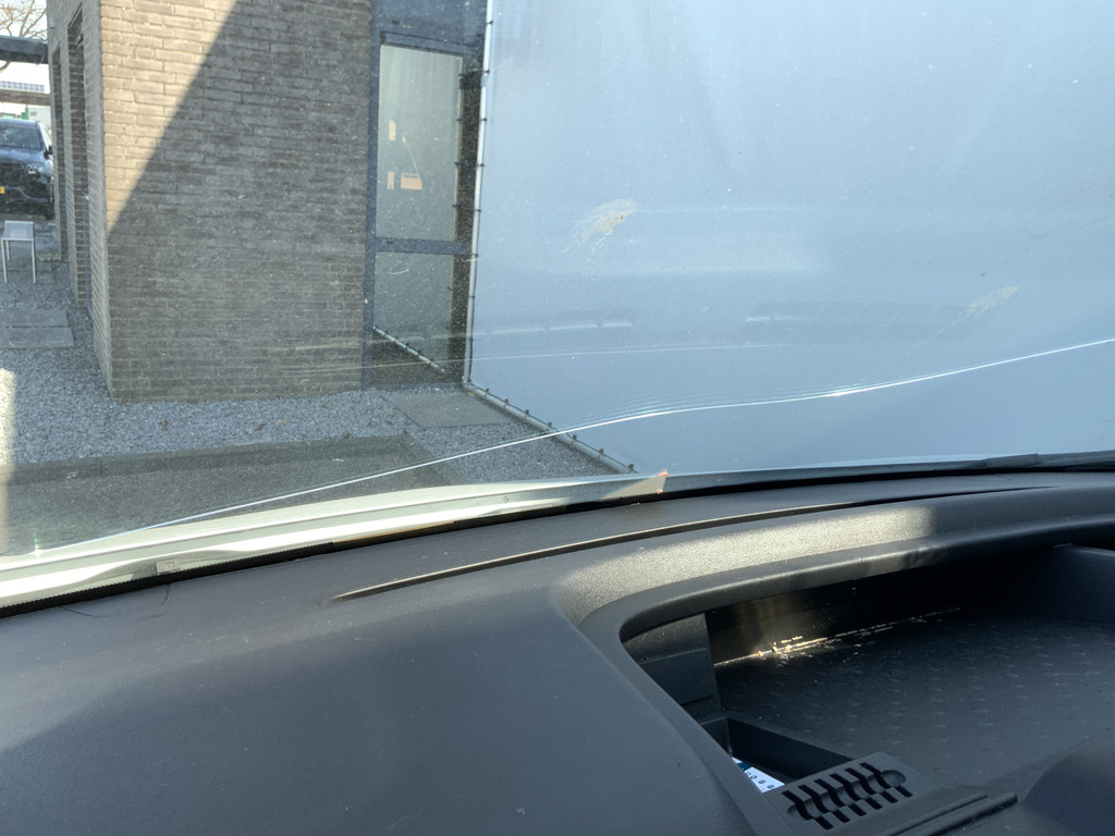 44320953-7.jpg