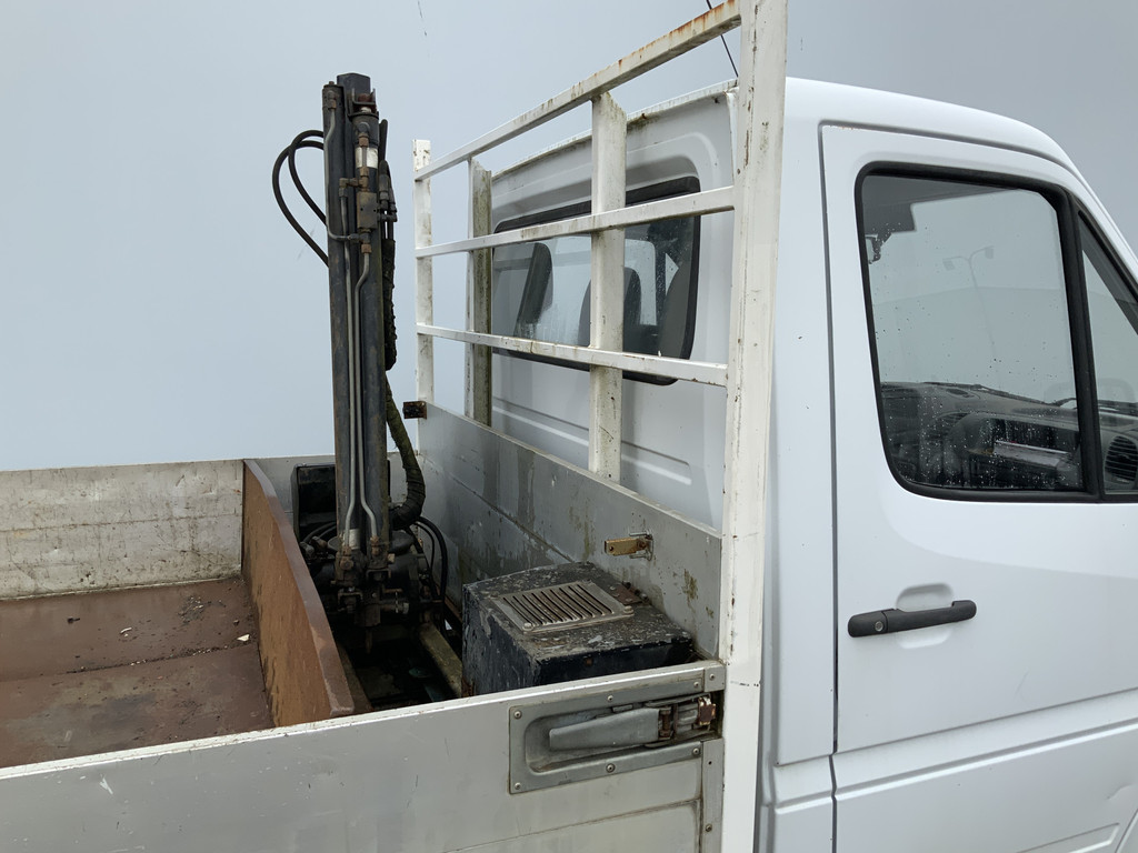 44399081-12.jpg
