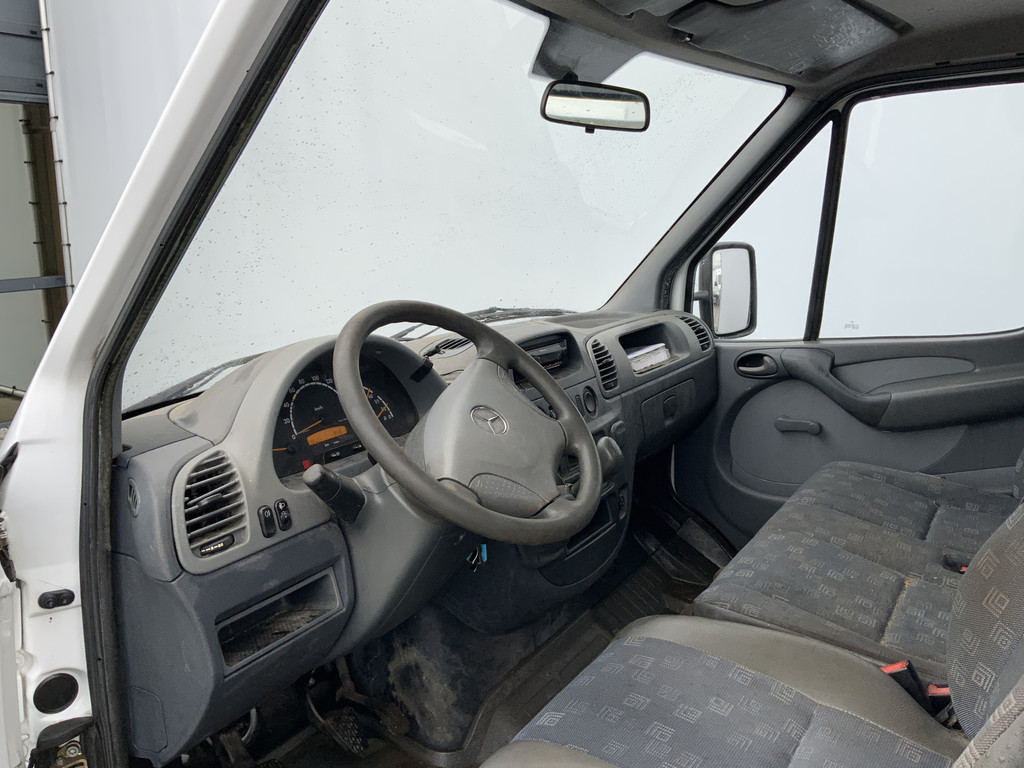 44399081-9.jpg