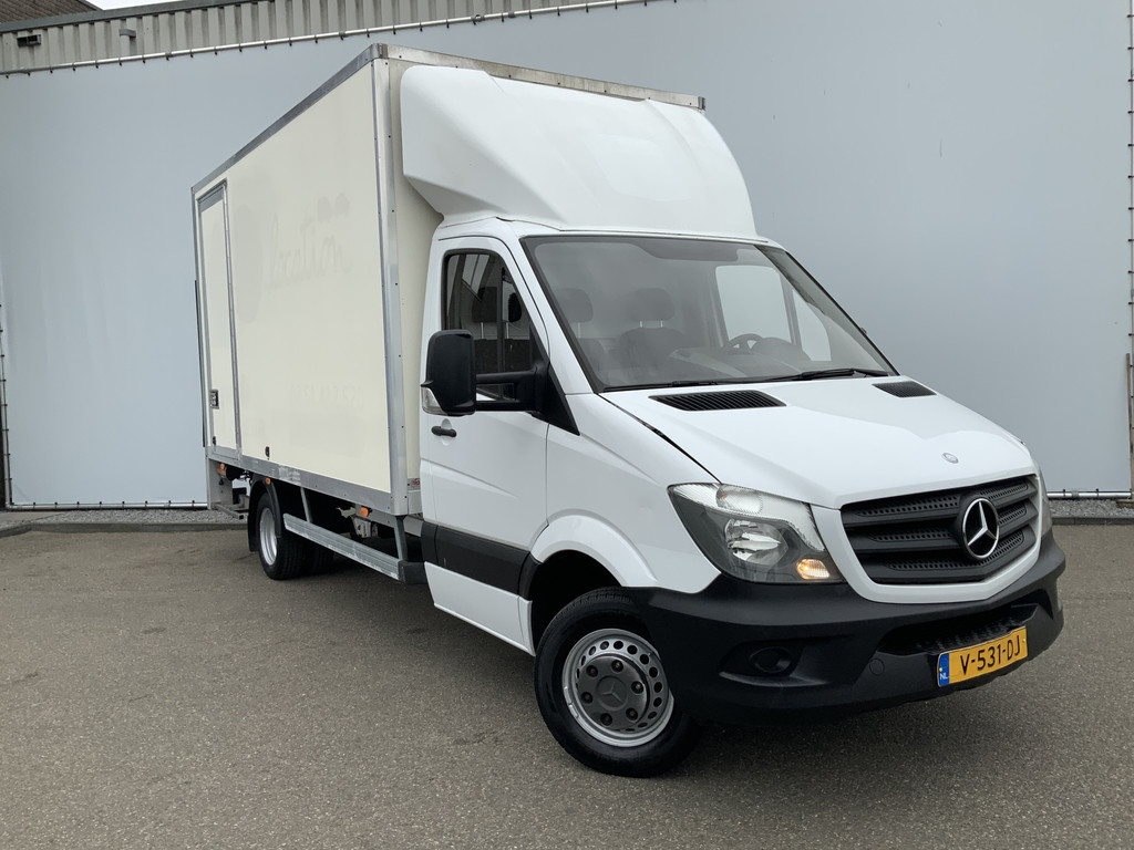 44399115-6.jpg