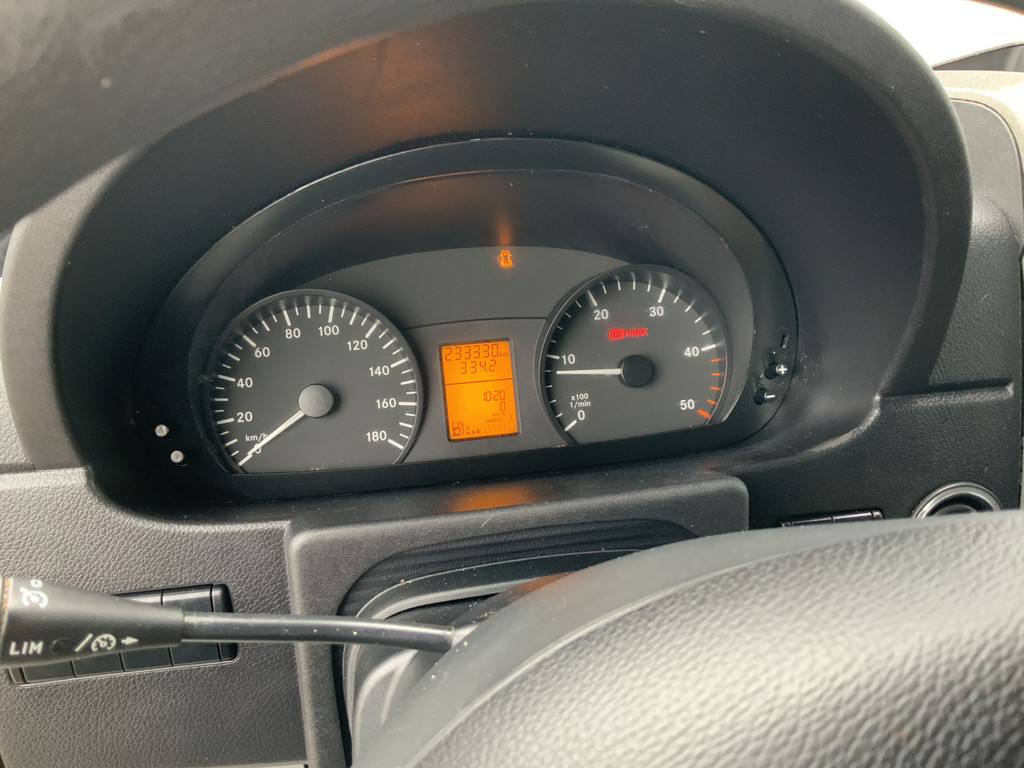44399115-9.jpg