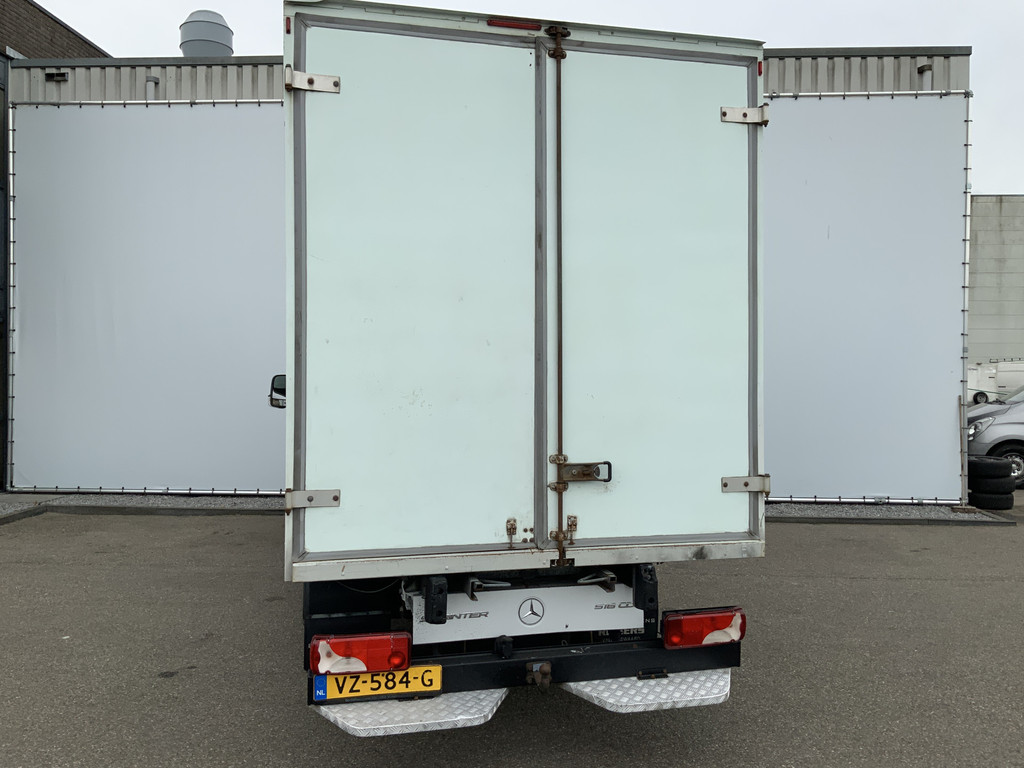 44399123-1.jpg