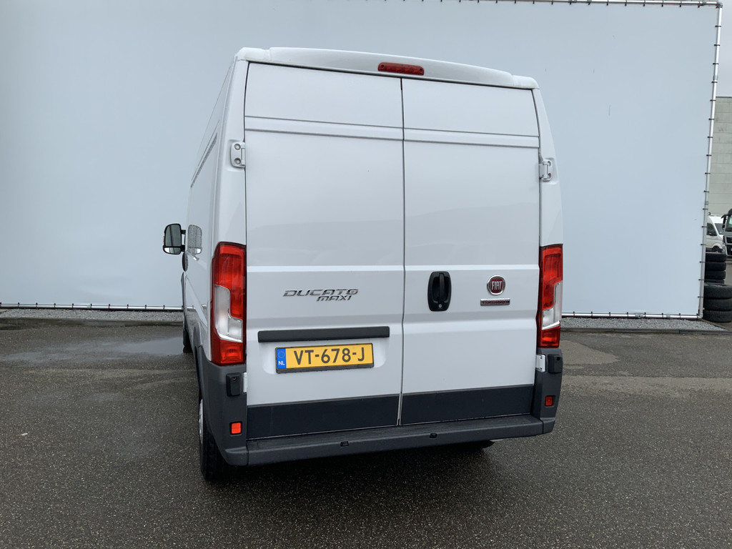 44455606-2.jpg